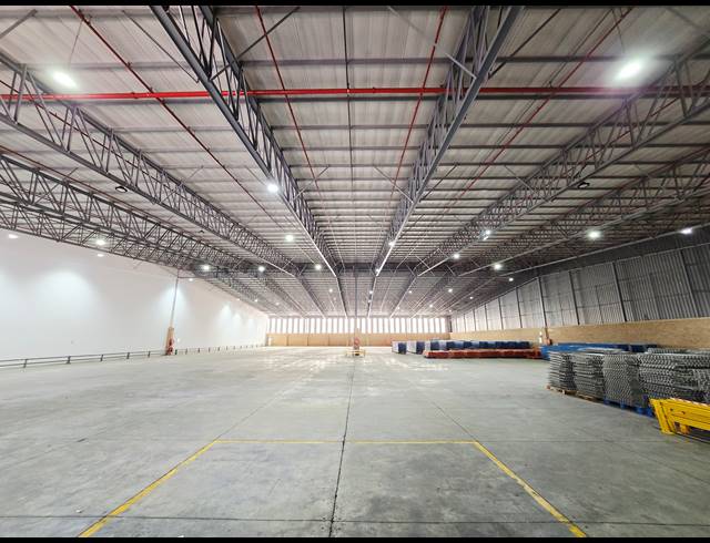 14,590M² WAREHOUSE TO LET IN NORTH RIDING